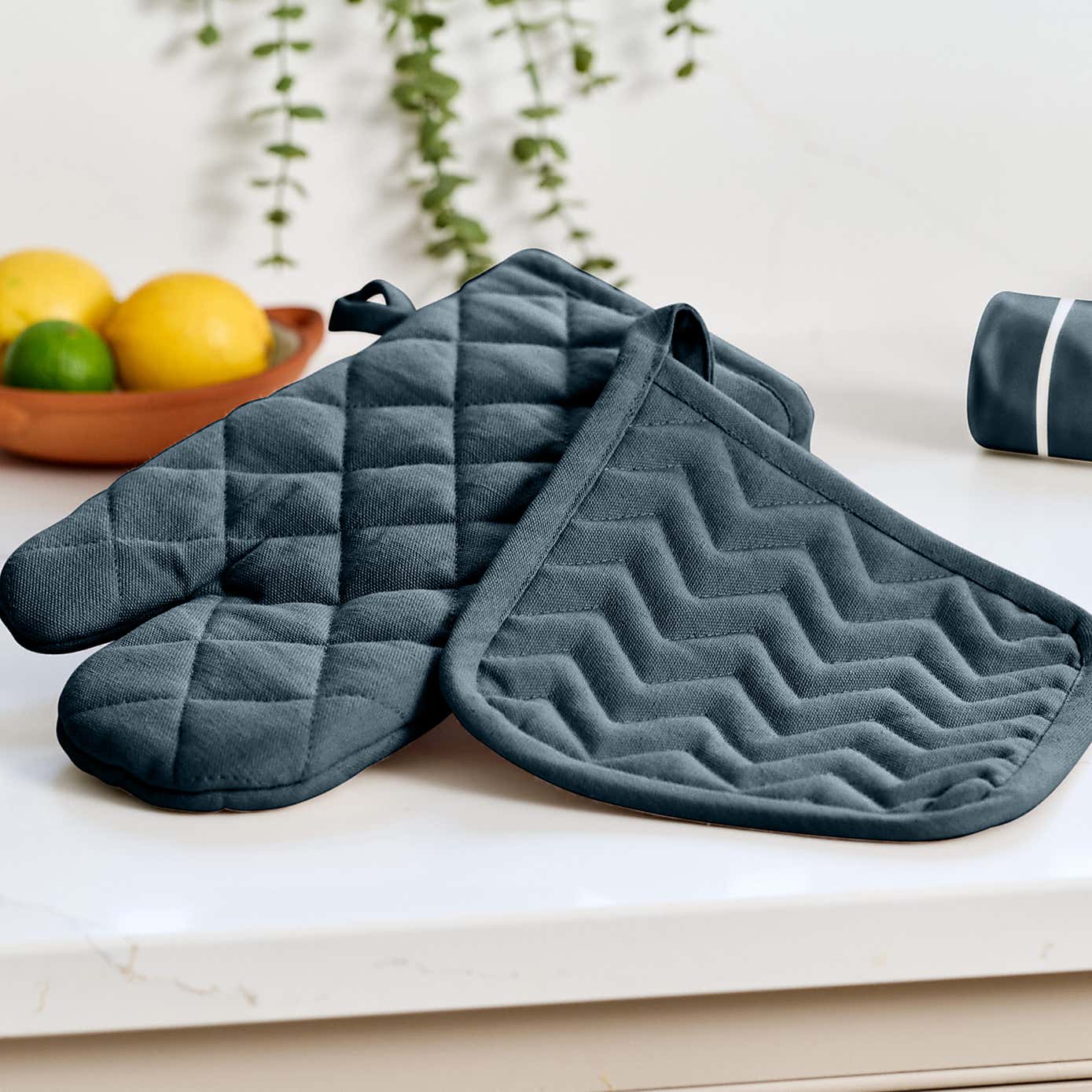 Dexam Set of 2 Love Colour Pot Holders