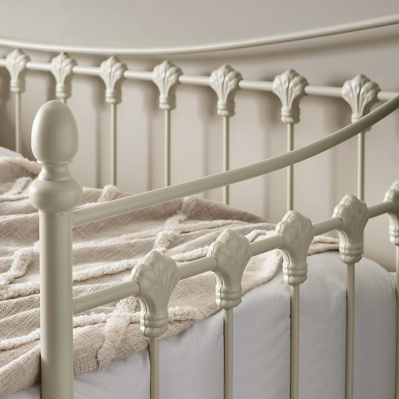 Versaille Day Bed Frame and Trundle