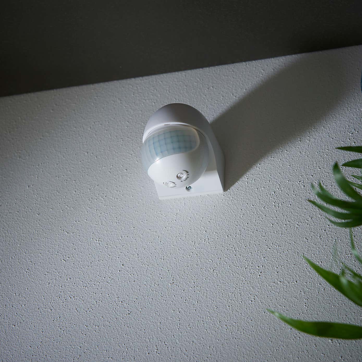 Black PIR Sensor Outdoor Wall Light