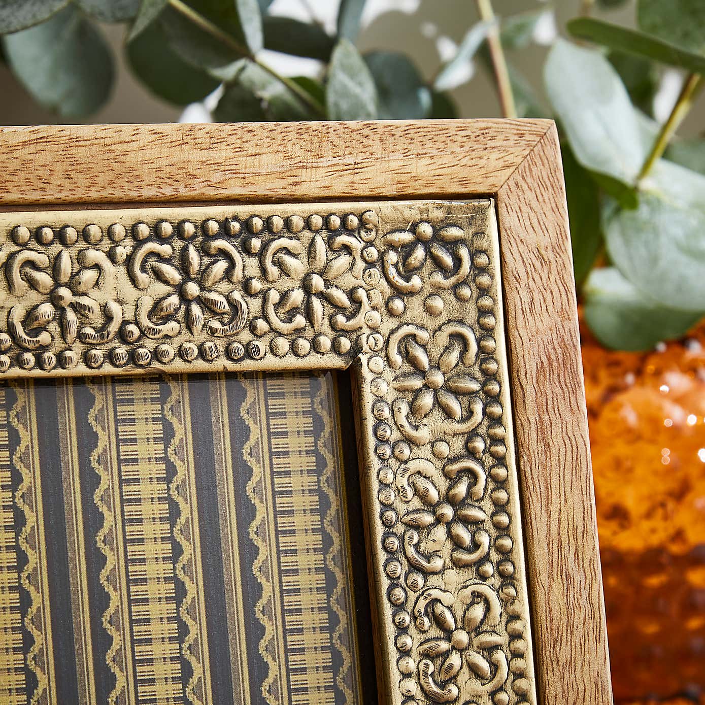 Detailed Gold Metal Wooden Edge Photo Frame