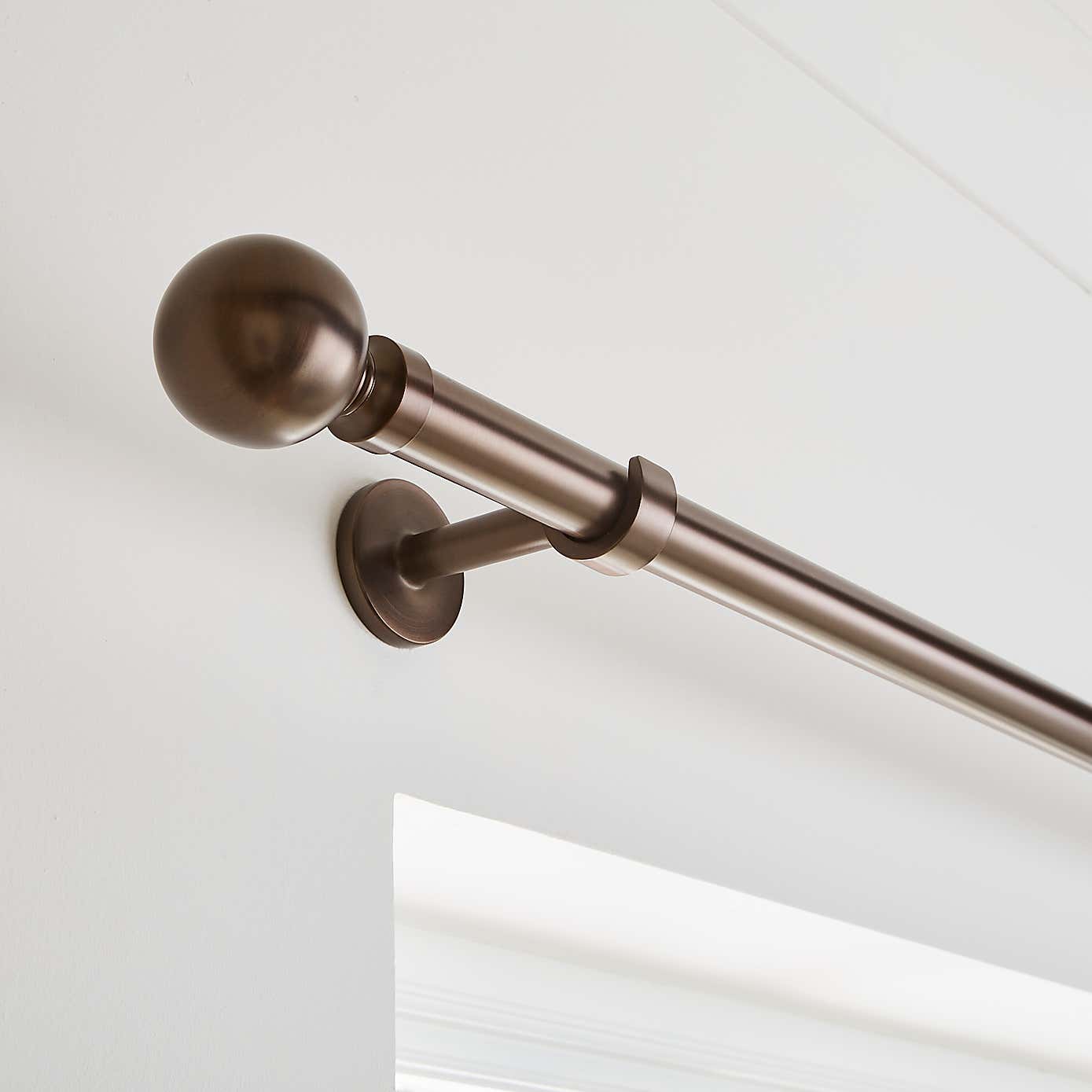 Ashton Metal Extendable Eyelet Curtain Pole