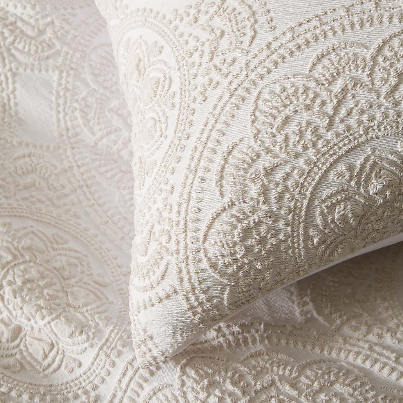 Tama Global Duvet Cover and Pillowcase Set