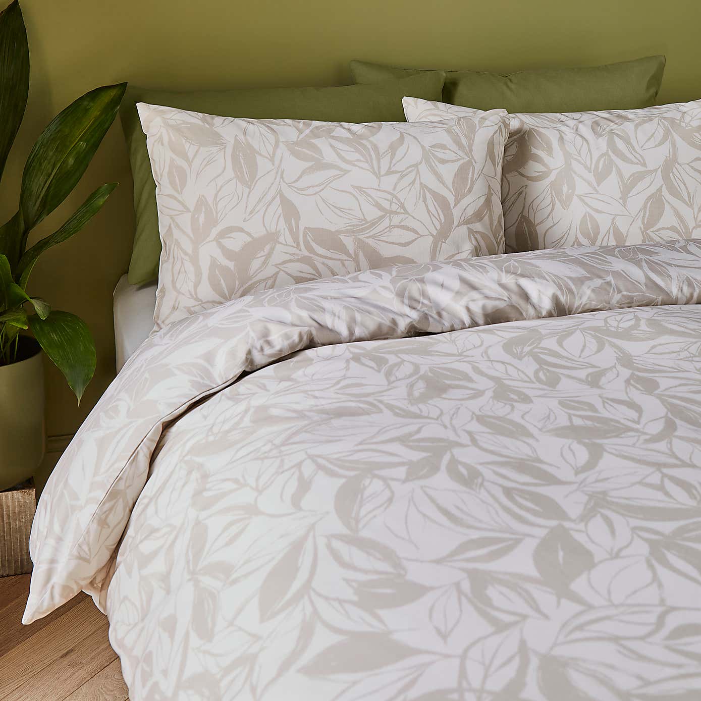 Sketched Leaf 144 Thread Count Reversible Cotton Duvet Cover & Pillowcase Set
