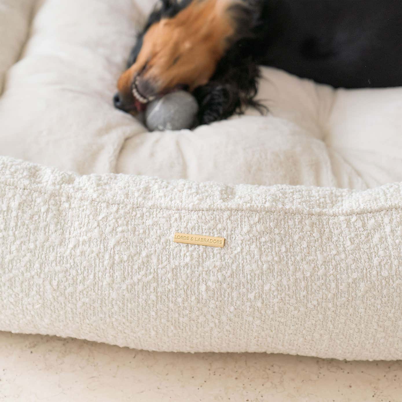 Lords and Labradors Boucle Box Dog Bed