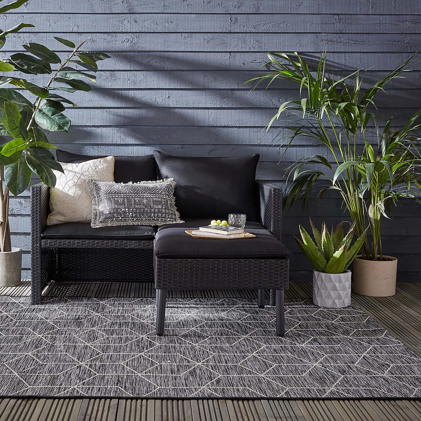 Napoli Black Indoor Outdoor Rug