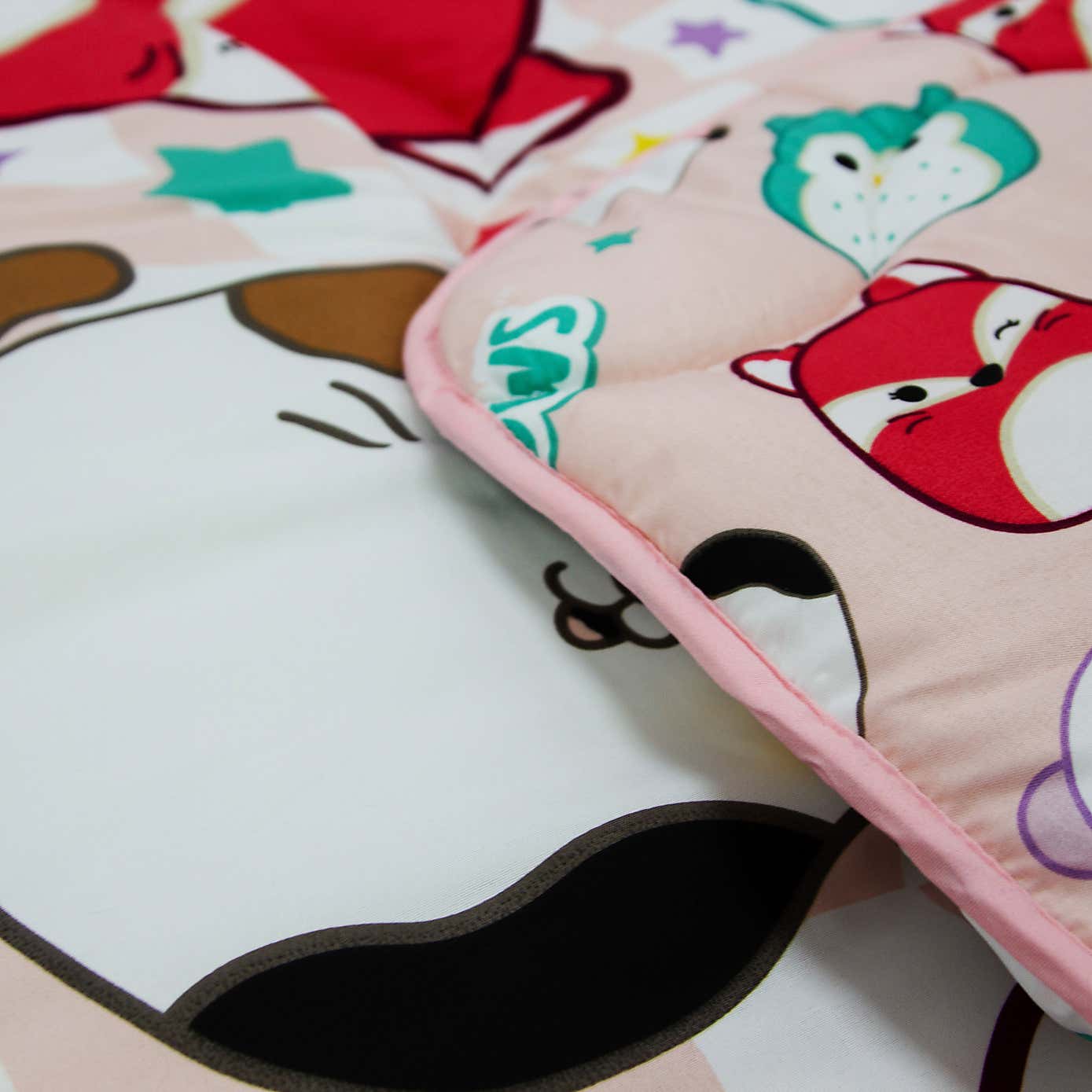 Squishmallows Logo 10.5 Tog Single Coverless Duvet and Pillowcase Set