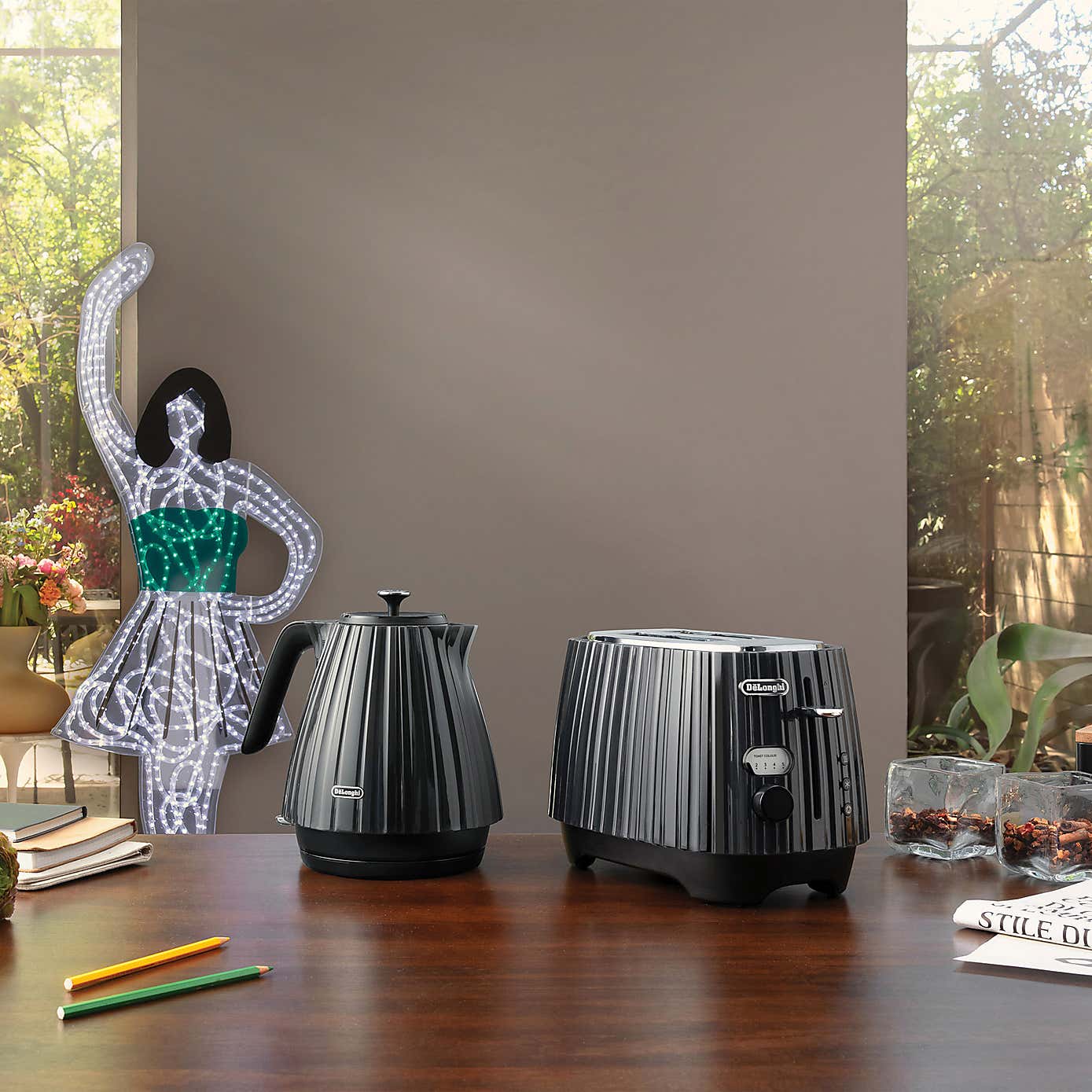 Delonghi 1700ml Ballerina Kettle