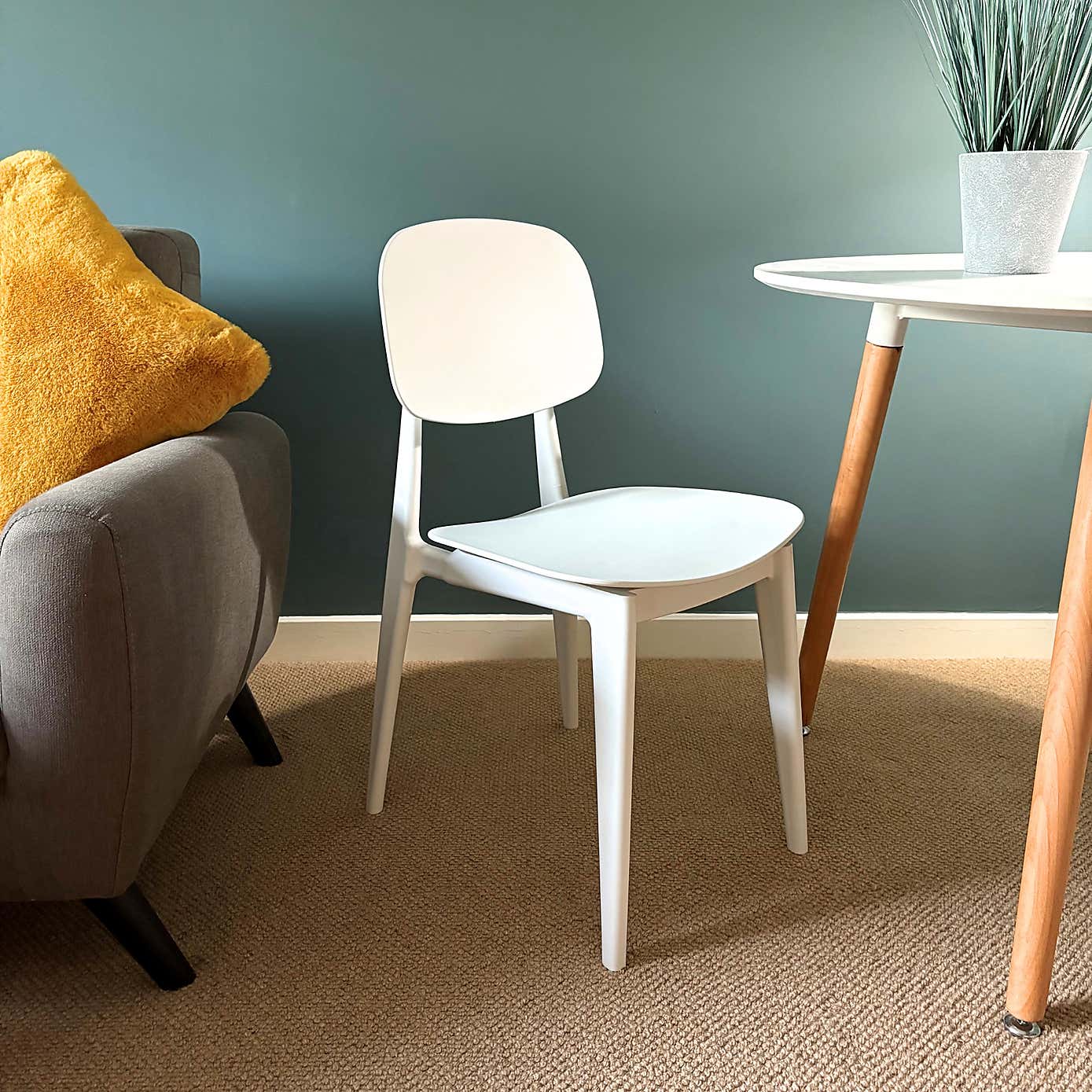 Fusion Living Oslo Plastic Dining Chair