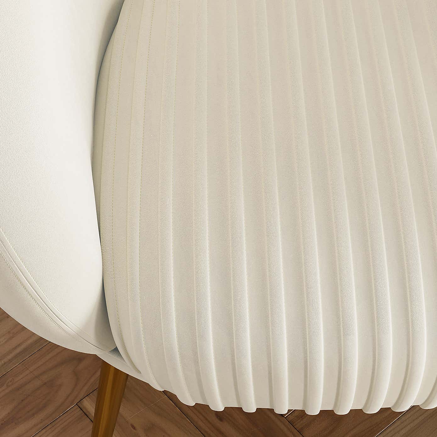 Bella Velvet Cocktail Chair