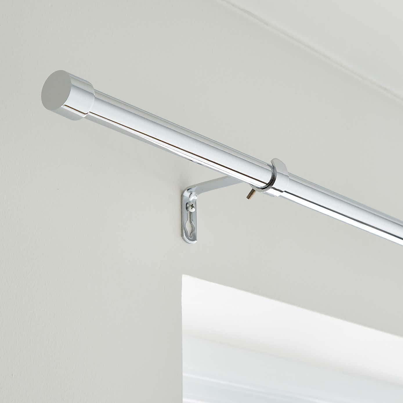 Stud Extendable Metal Curtain Pole