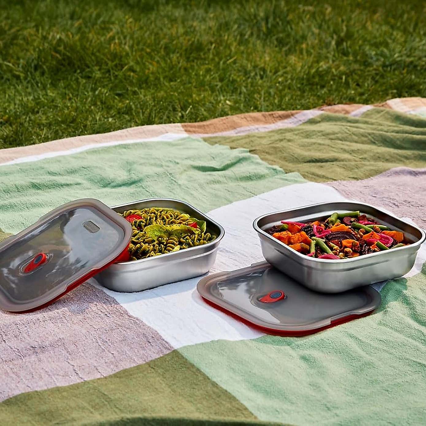 Black and Blum Microwaveable Steel Square Meal Prep Box