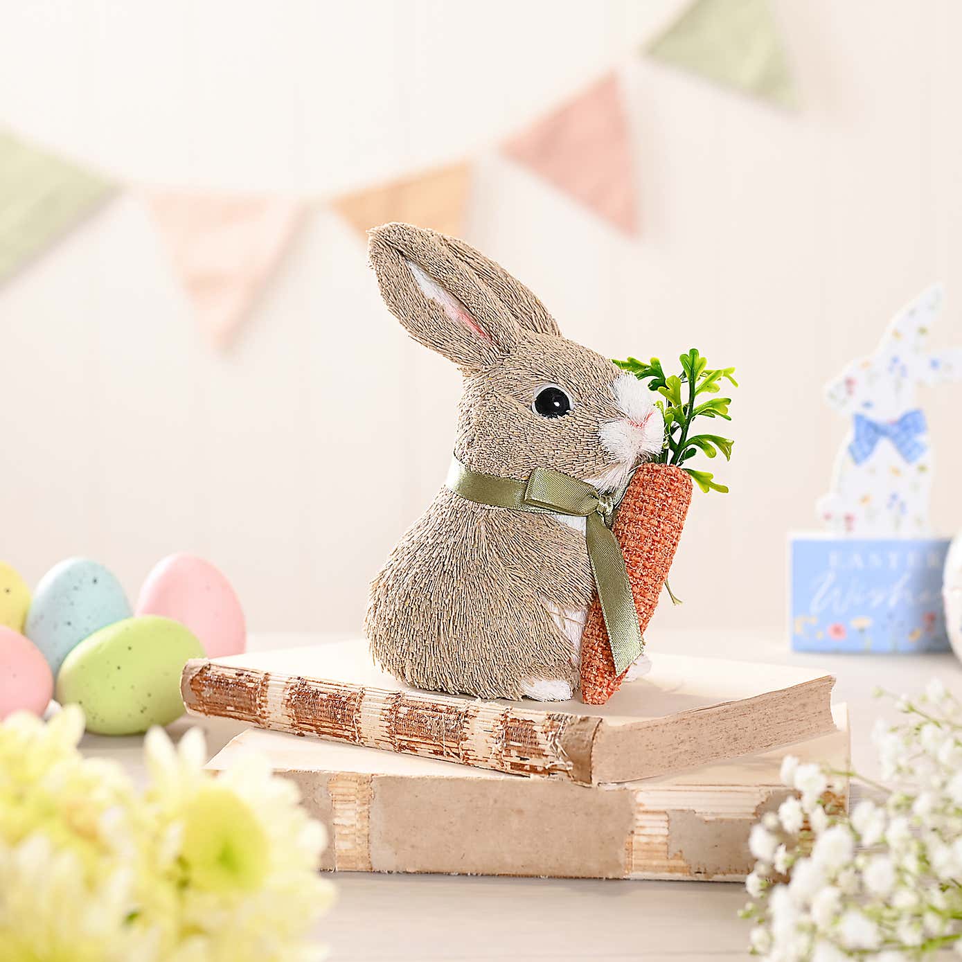 Eggs traordinary Gifting Company Bunny Holding Carrot