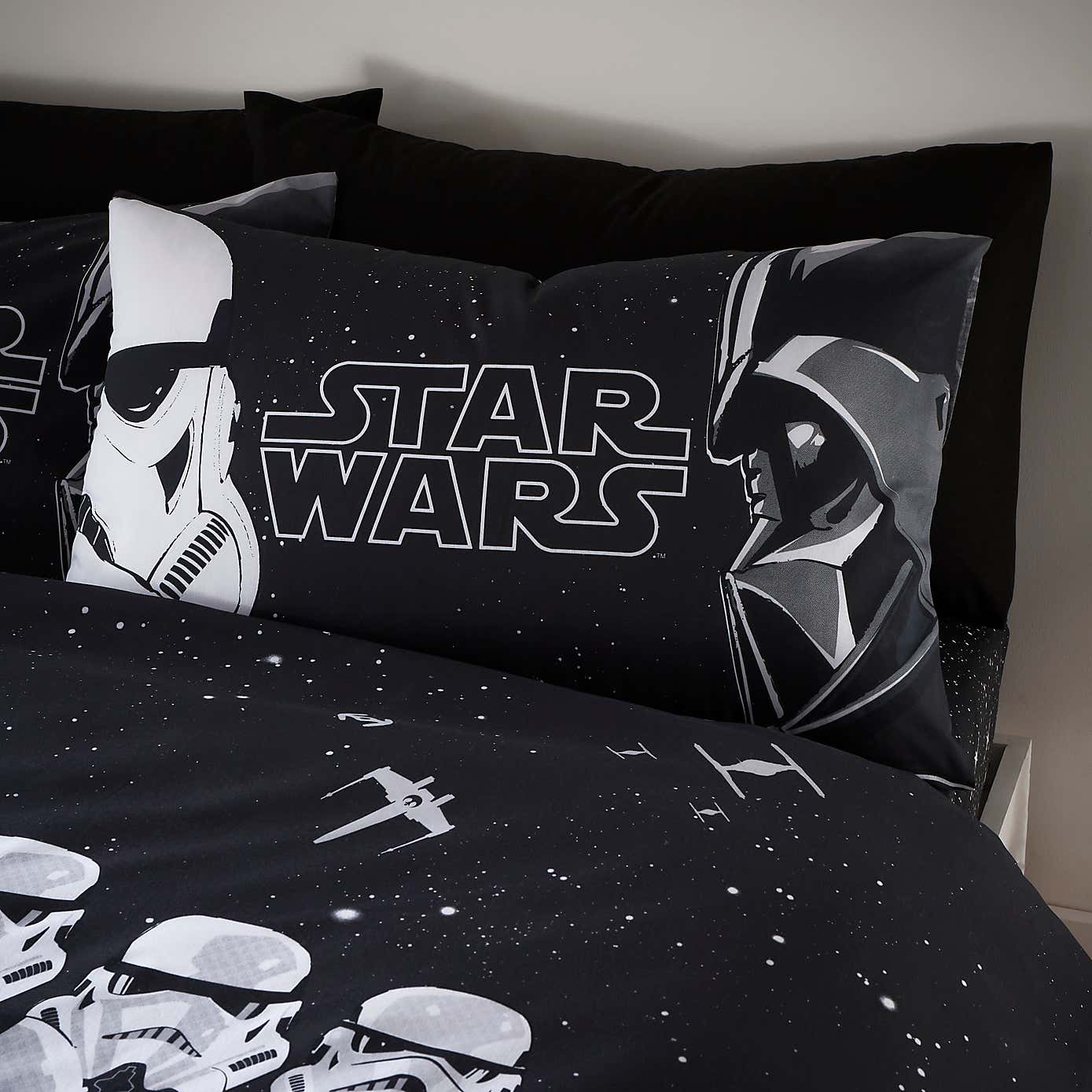 Disney Star Wars Darth Vader Duvet Cover and Pillowcase Set