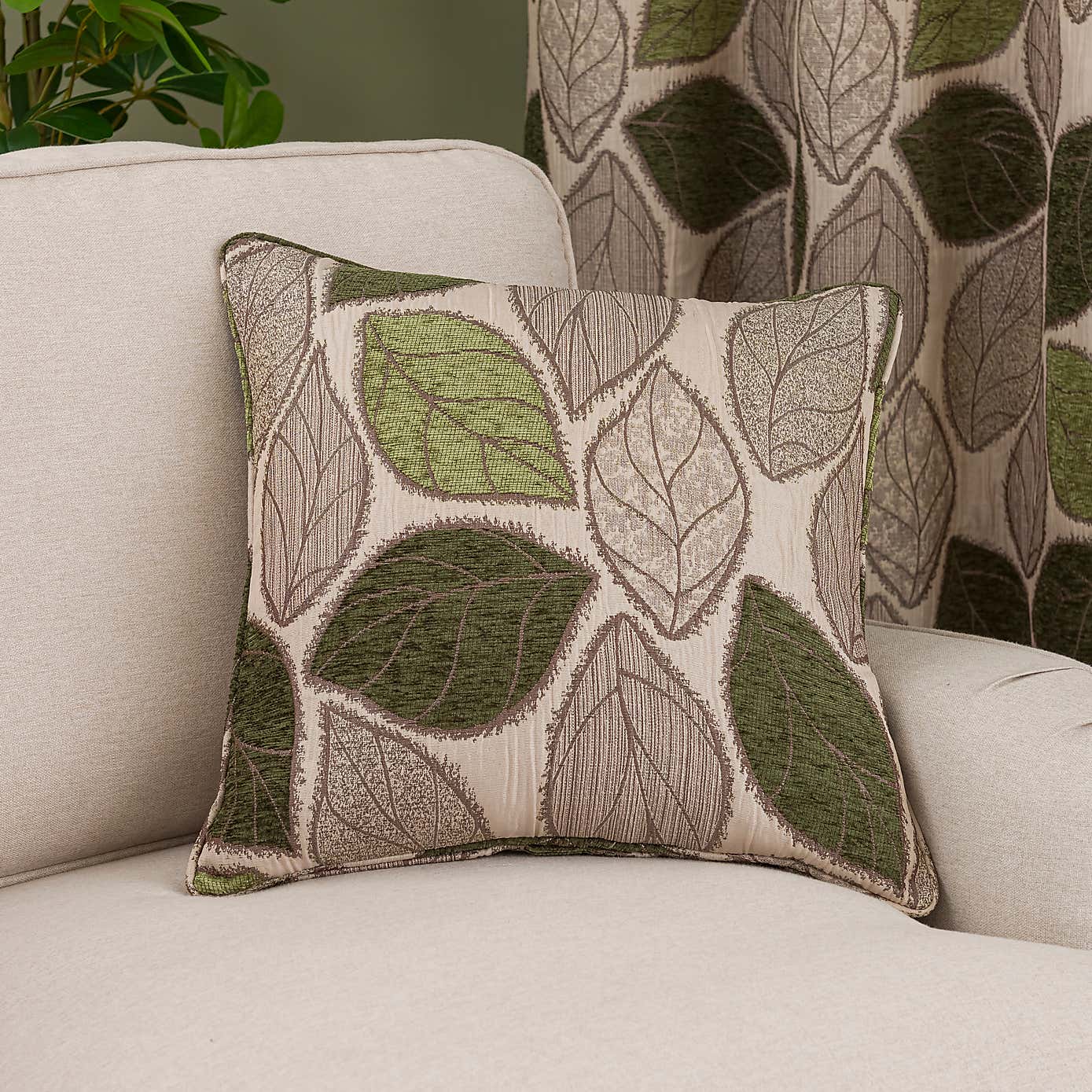 Sherwood Red Eyelet Curtains