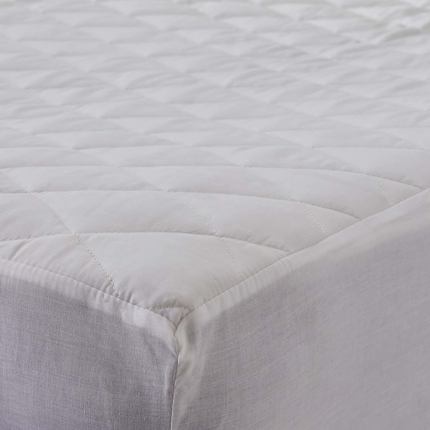 Staydrynights Quilted Mattress Protector