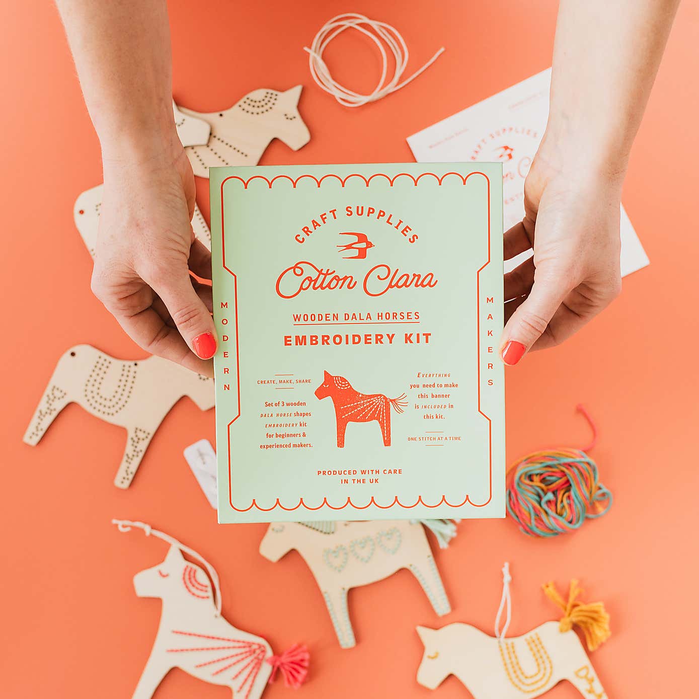 Cotton Clara Dala Horses Embroidery Board Kit