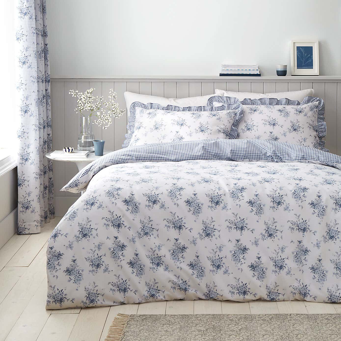 Catherine Lansfield Lucie Floral Reversible Duvet Cover & Pillowcase Set