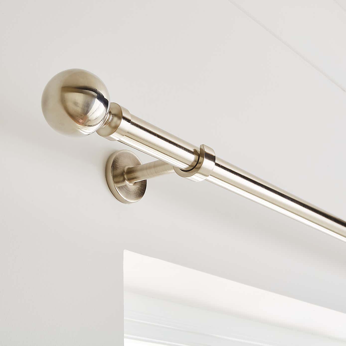 Ashton Metal Extendable Eyelet Curtain Pole