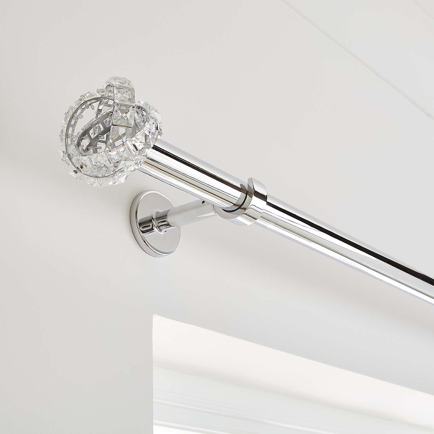 Cecile Extendable Metal Eyelet Curtain Pole