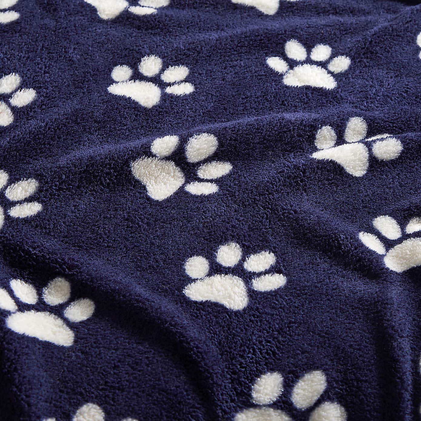 Printed Paw Print Throw