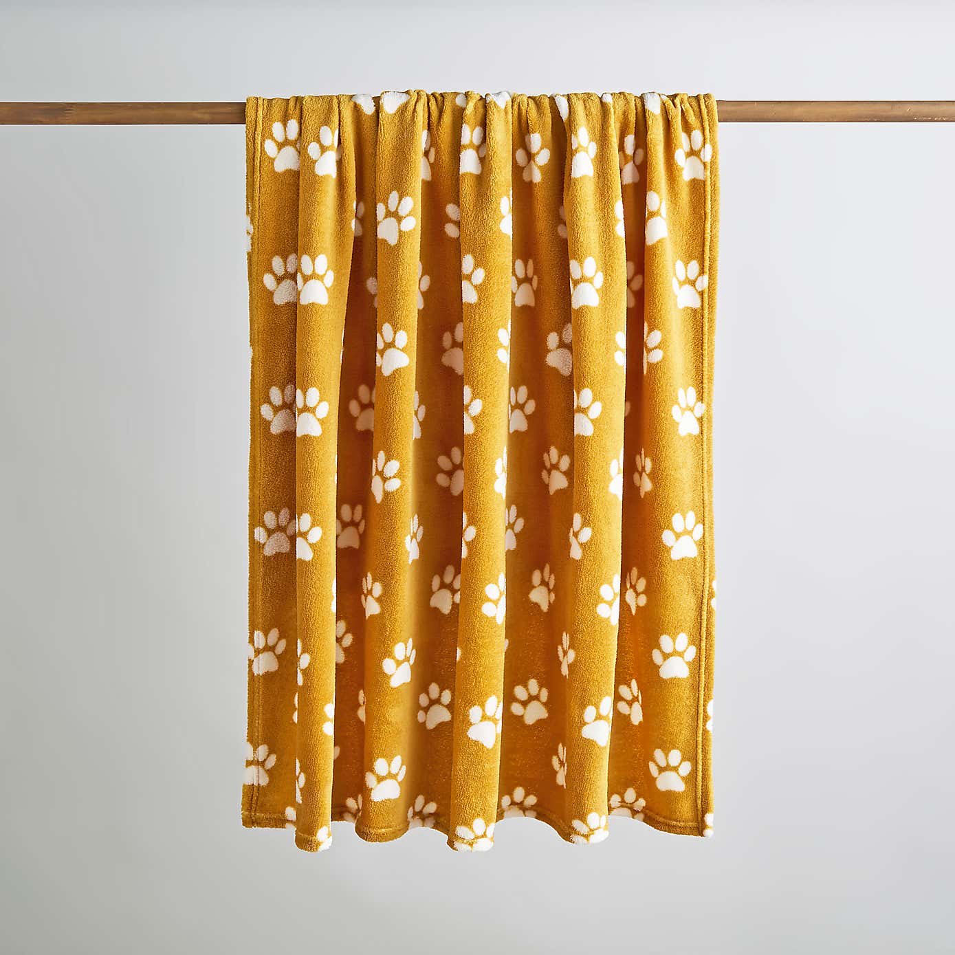 Printed Paw Print Throw