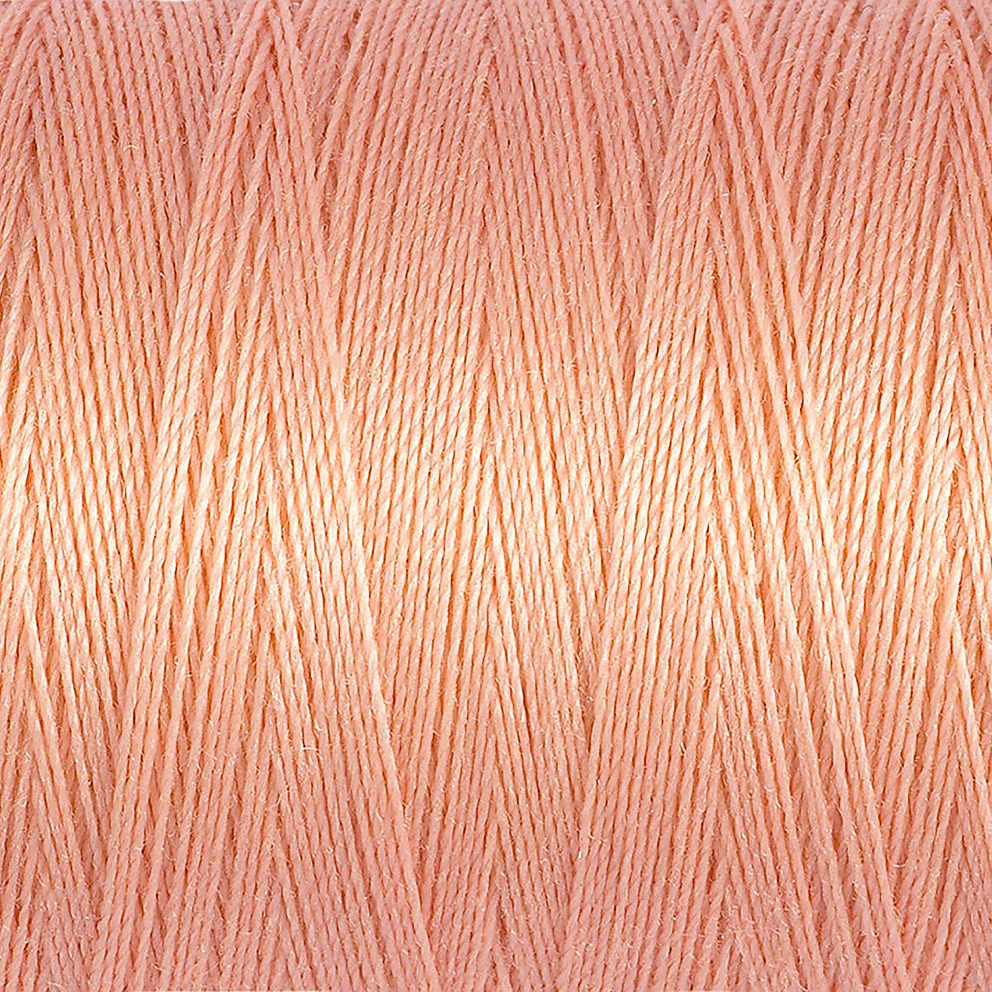 Gutermann Sew All Thread Peach (586)