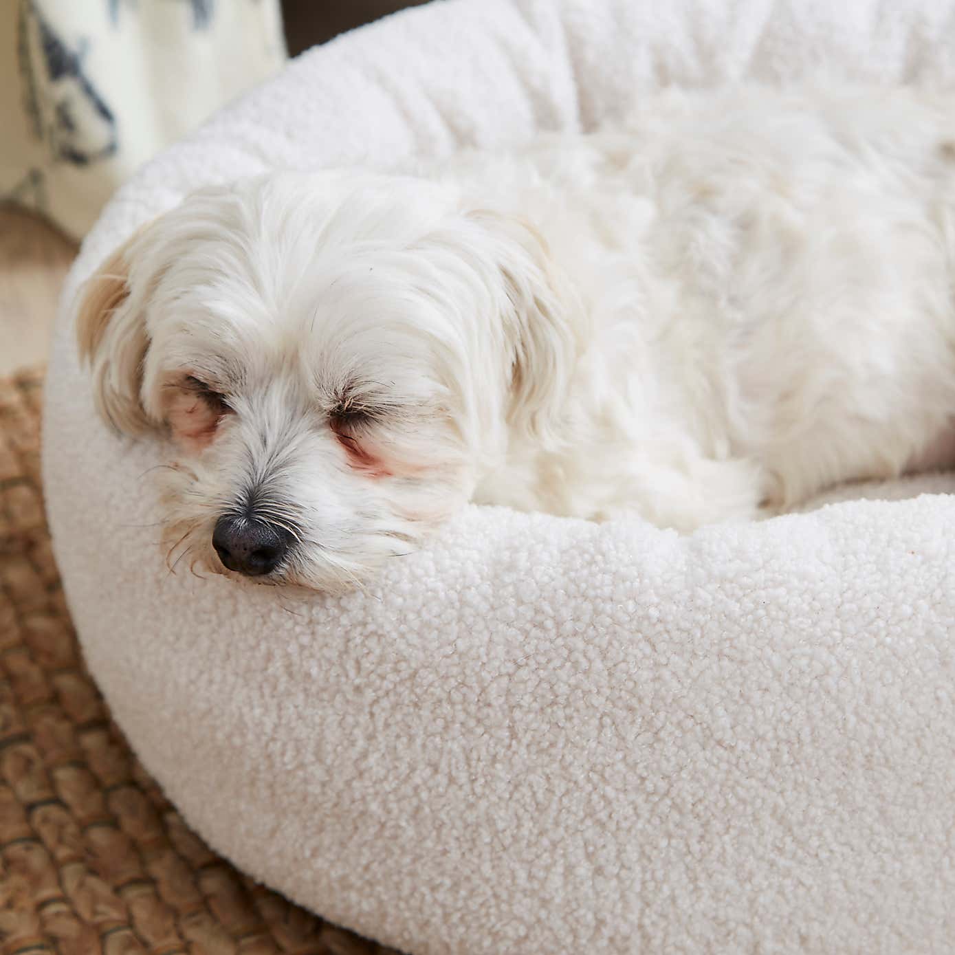 Sherpa Donut Pet Bed