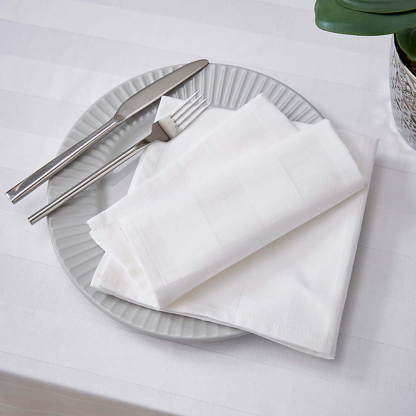 Set of 4 Hotel Plain Napkins