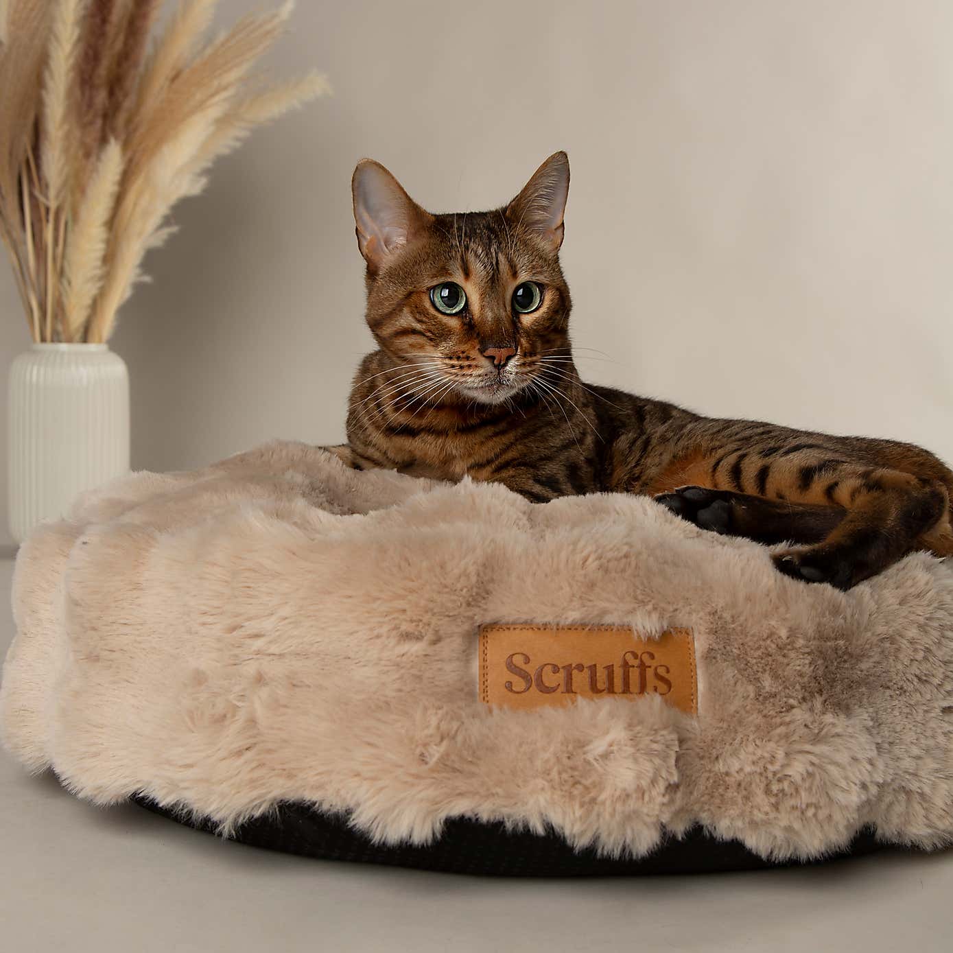 Scruffs Luxurious Alpine Round Pet Cushion