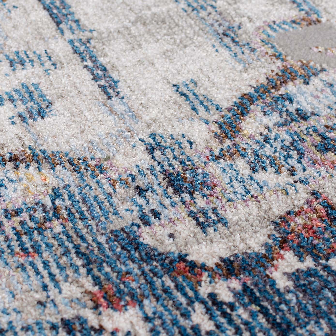 Soraya Traditional Square Rug