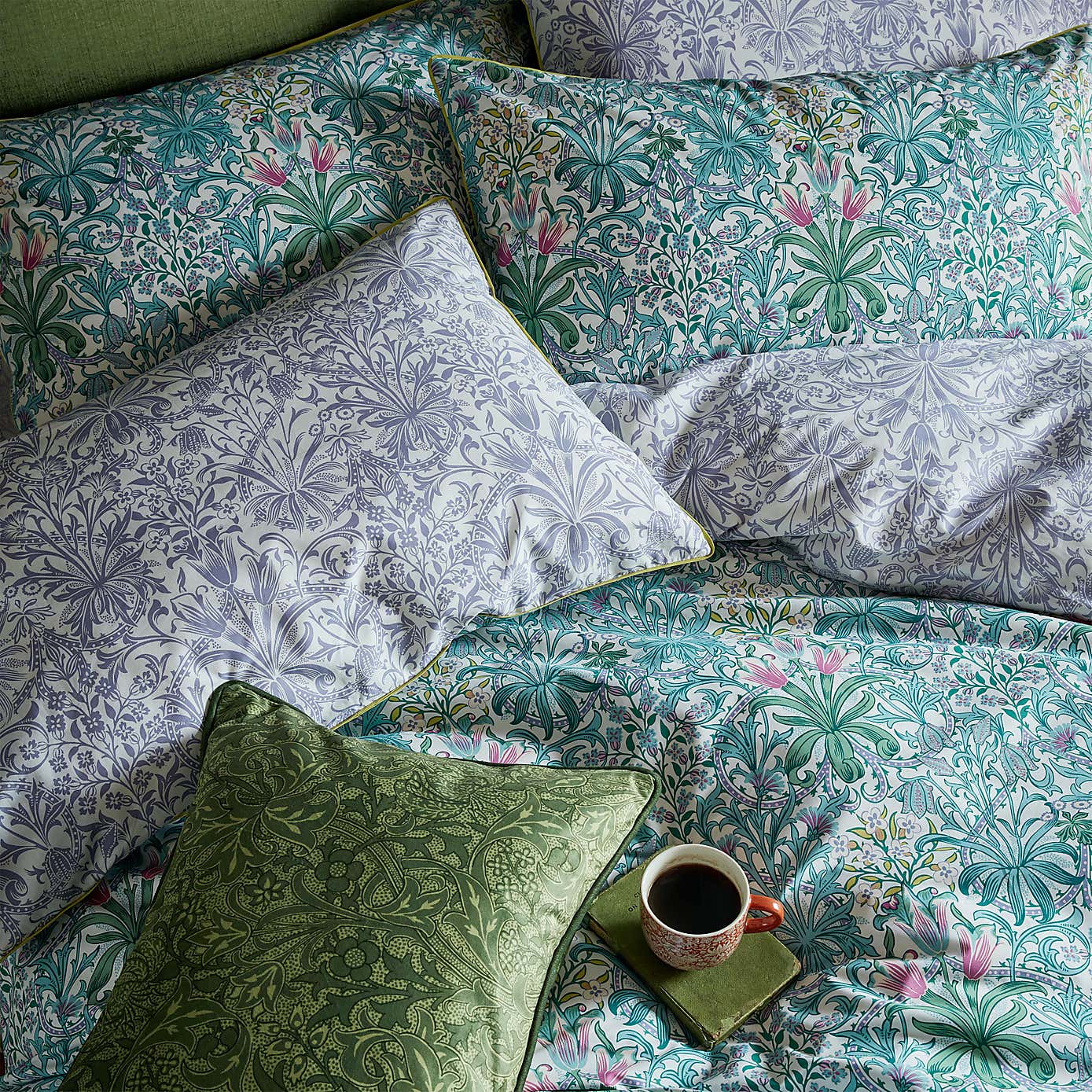 William Morris Woodland Weeds 100% Cotton Duvet Cover and Pillowcase Set