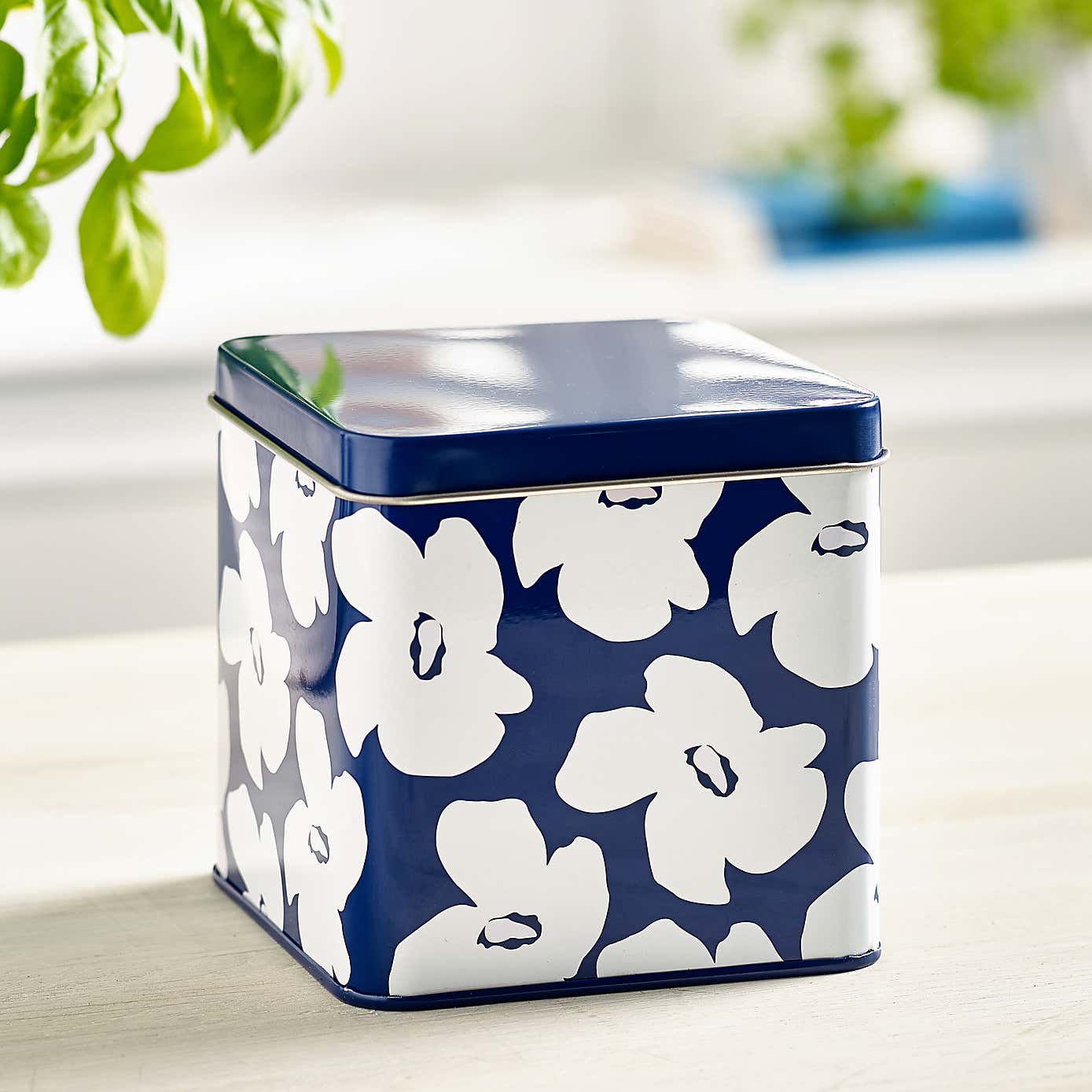 Elouise Metal Tin