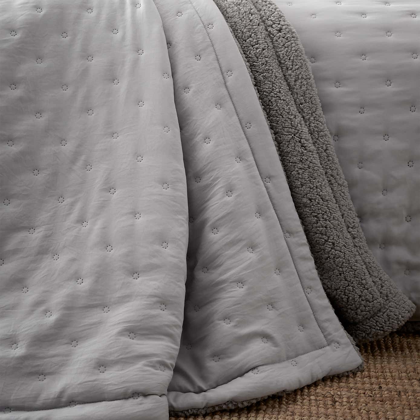 Catherine Lansfield Cosy Nori Soft Sherpa Bedspread