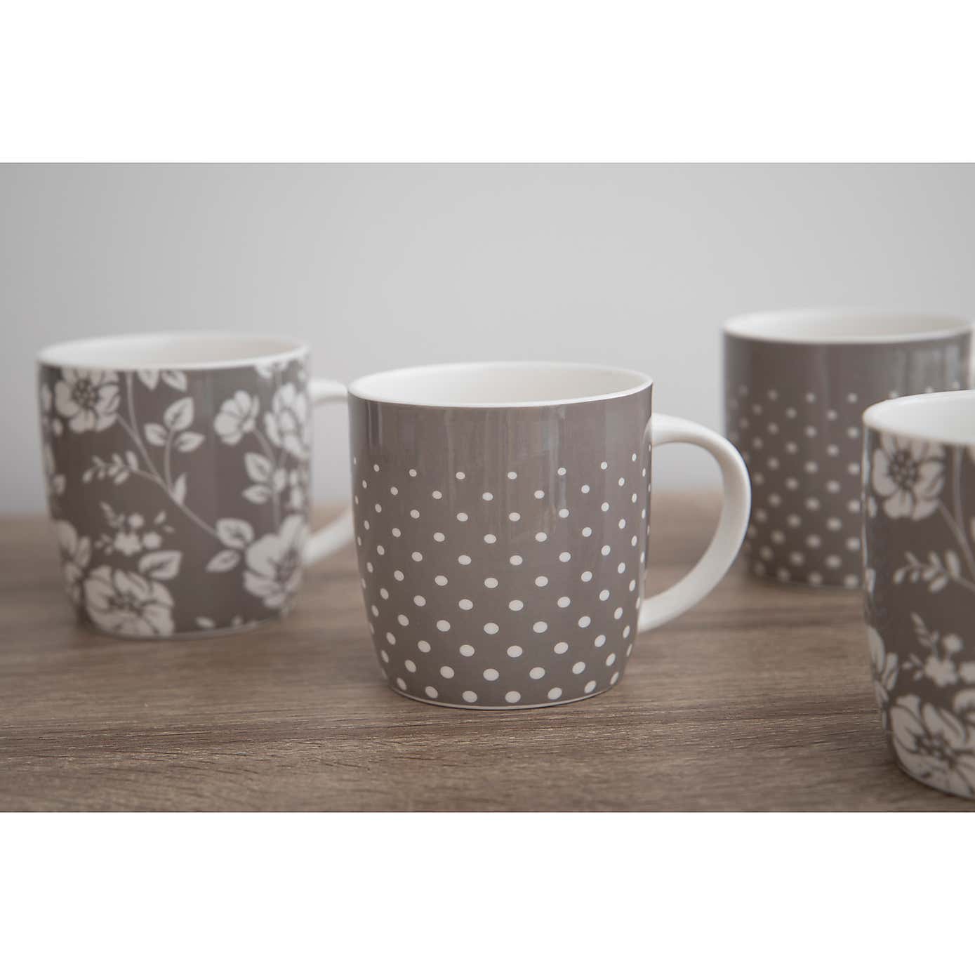 Kitchencraft Set of 4 Floral Polka Dot Grey Stoneware Mugs