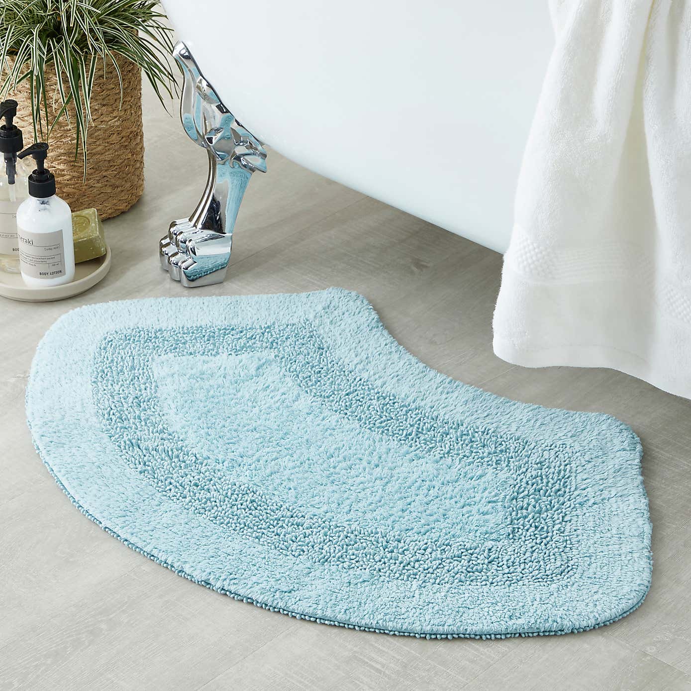 Super Soft Reversible Curved Bath Mat