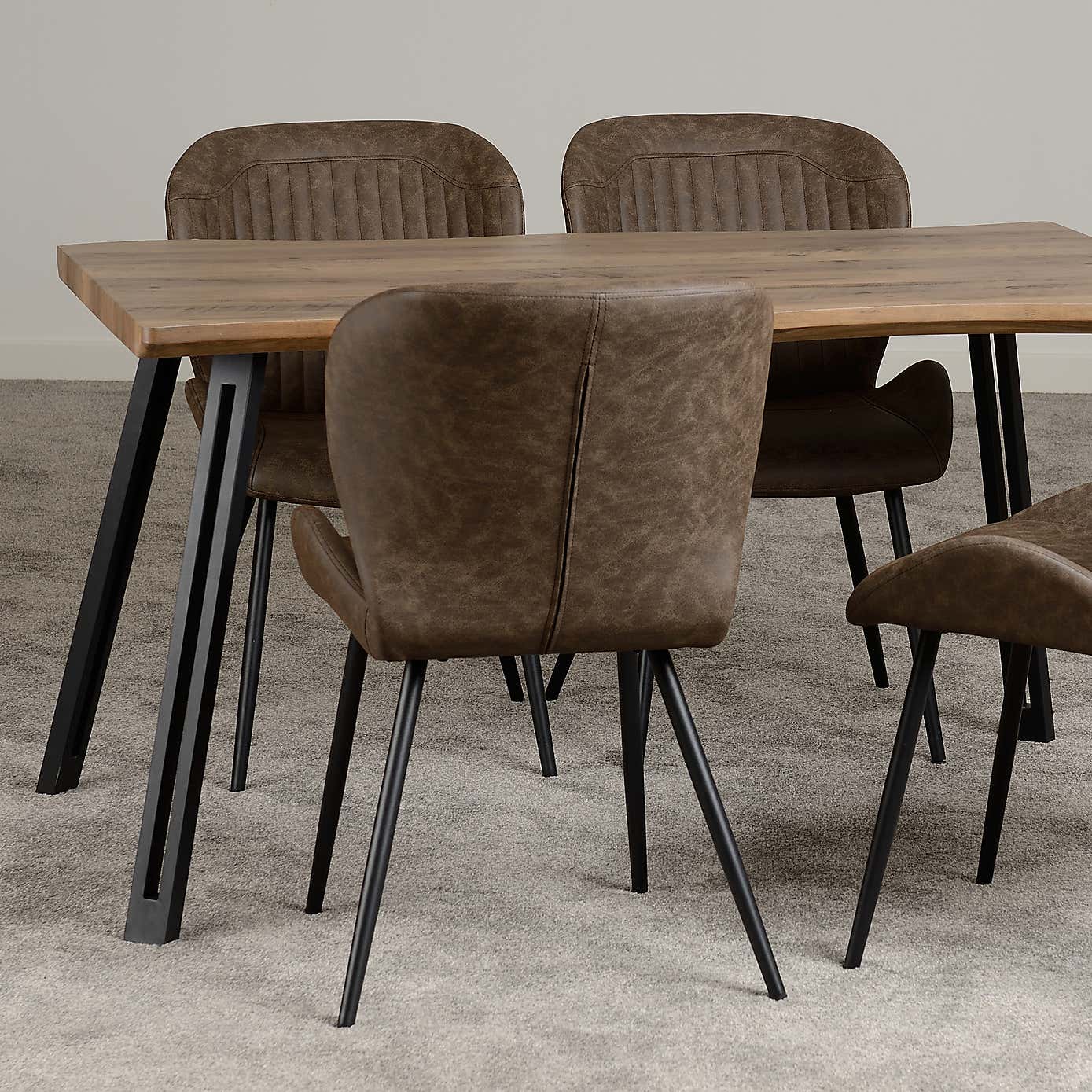 Quebec Wave Dining Set