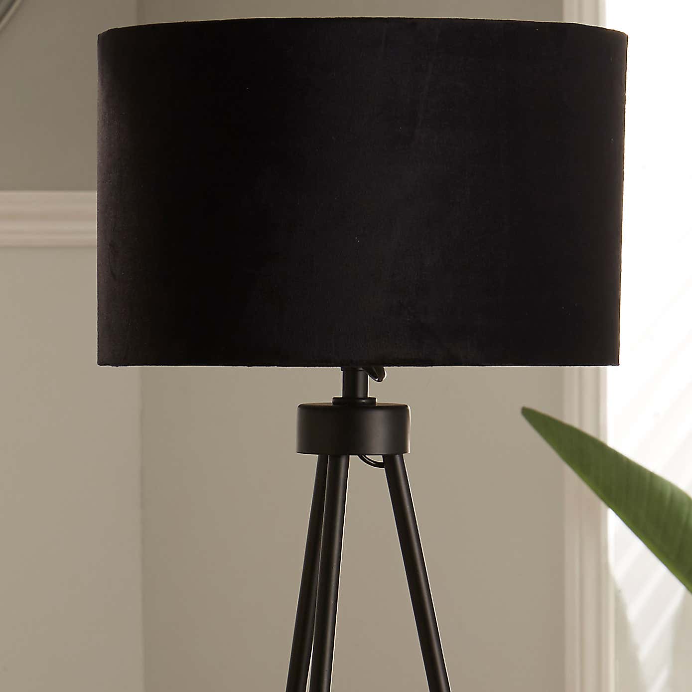 Houston Tripod Floor Lamp