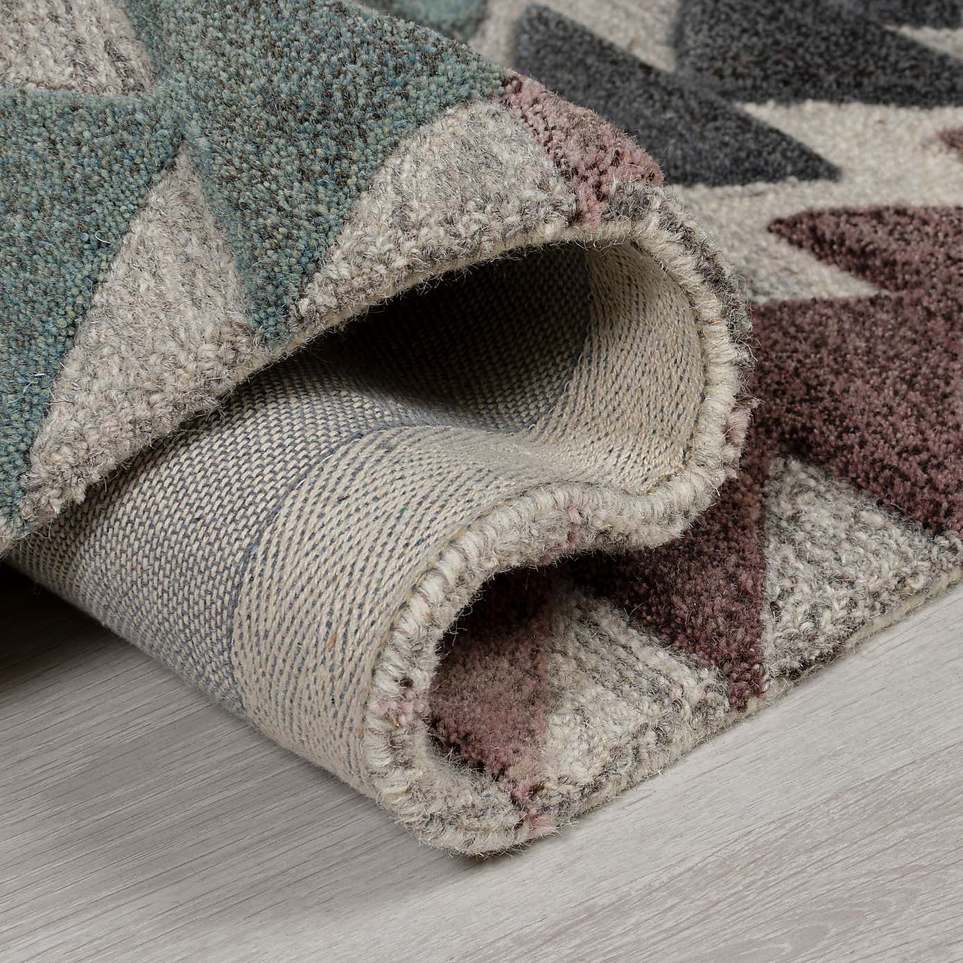 Archer Geometric Runner