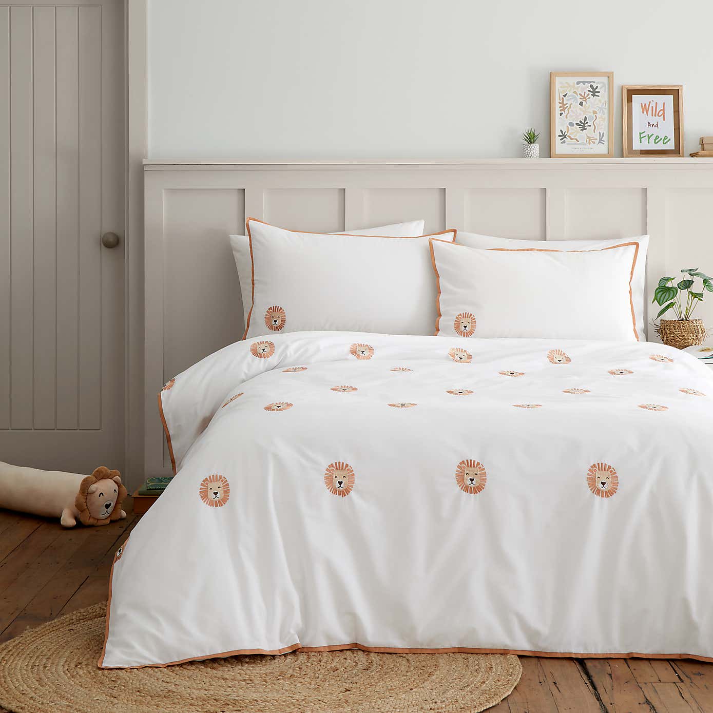Catherine Lansfield Lions Embroidered Duvet Cover and Pillowcase Set