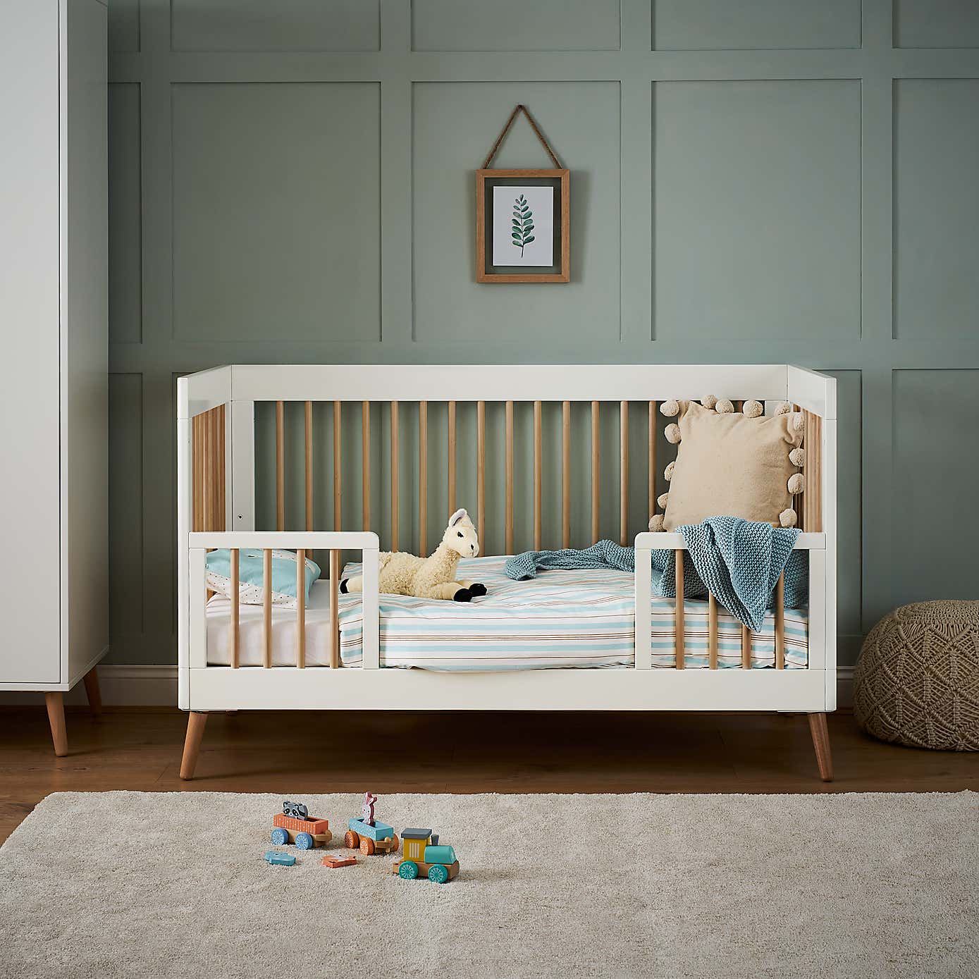 OBaby Maya Cot Bed, Pine