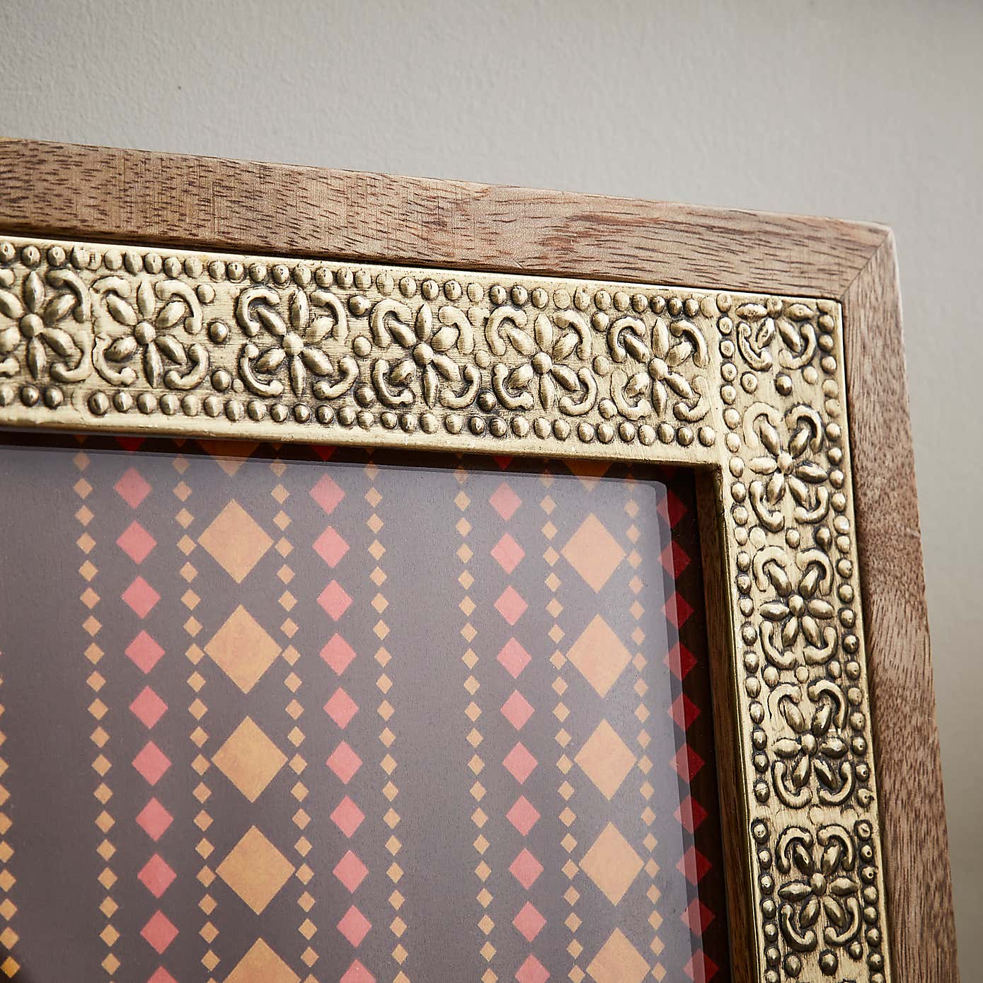 Detailed Gold Metal Wooden Edge Photo Frame