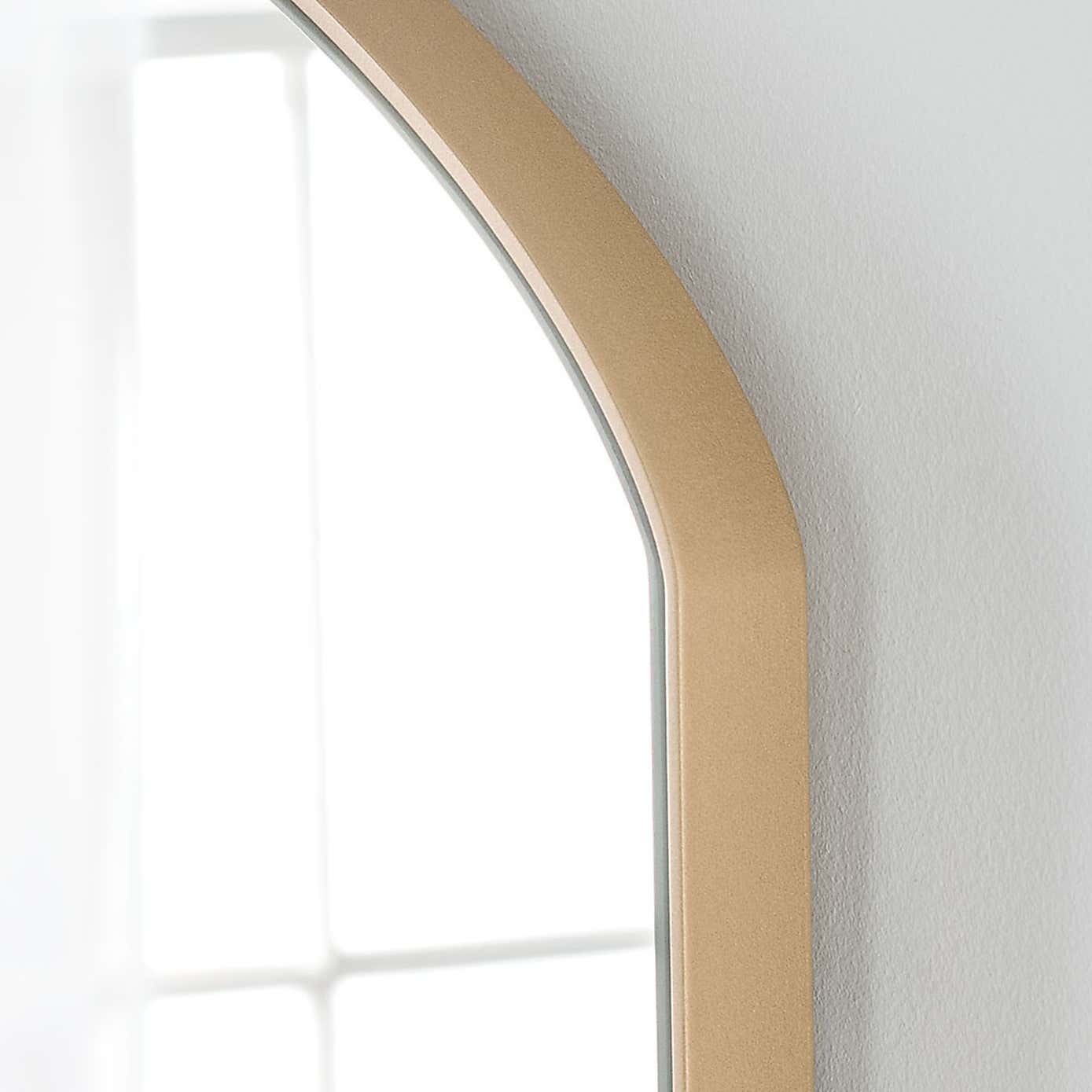 Yearn Modesty Curved Wall Mirror