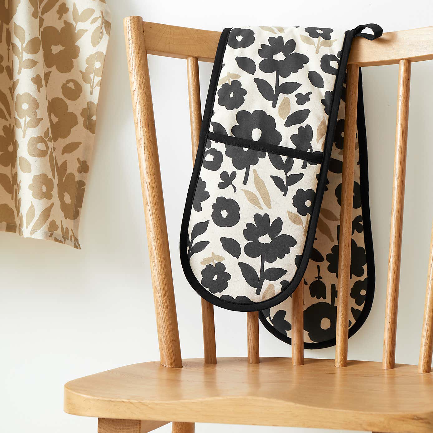 Floral Monochrome Cotton Double Oven Glove
