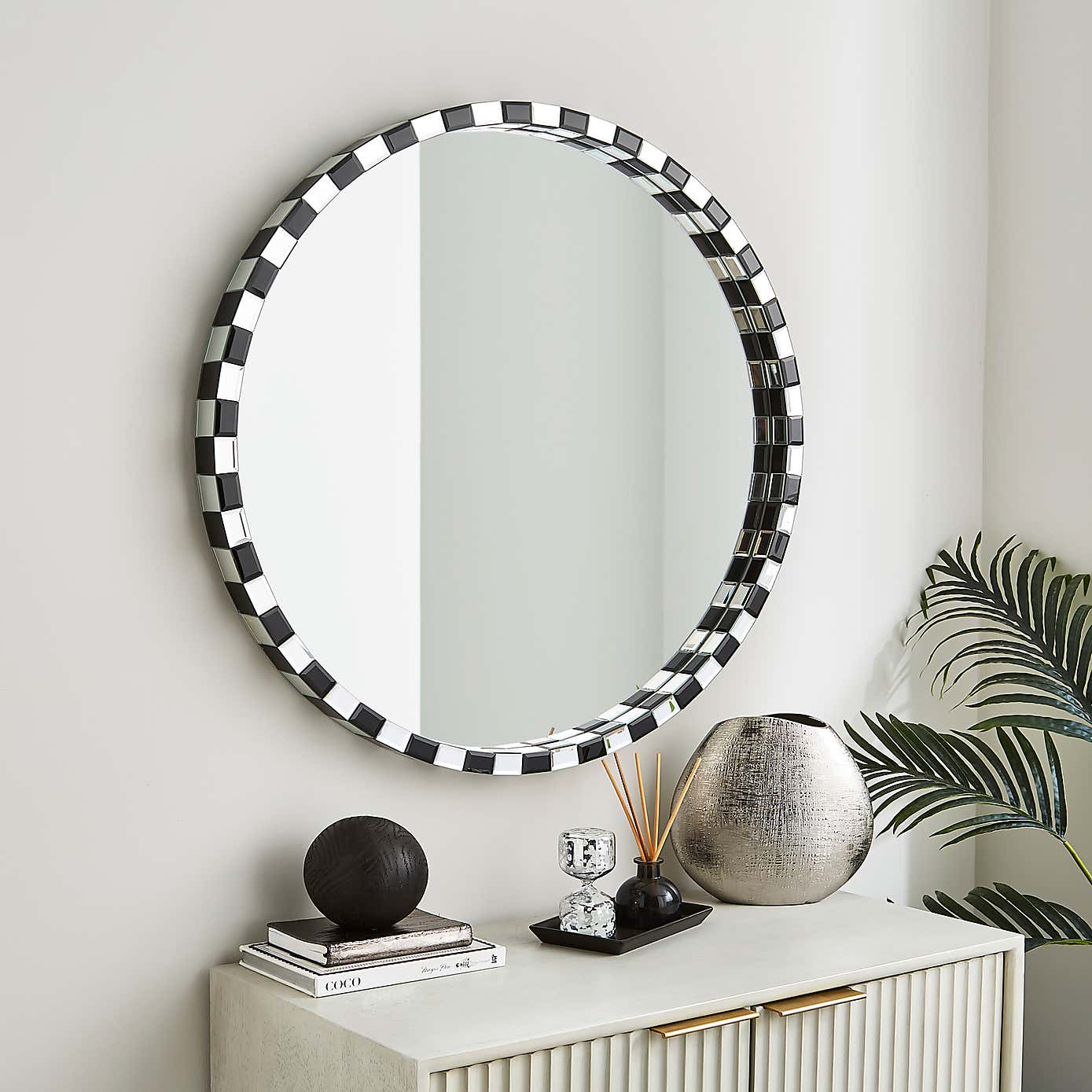 Monochrome Mosaic Edge Round Wall Mirror