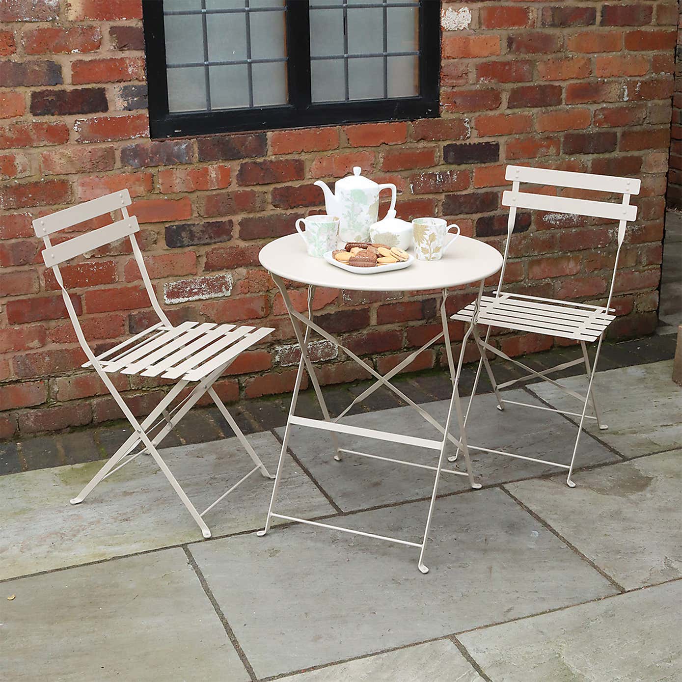 A.Mir Padstow Outdoor Bistro Set