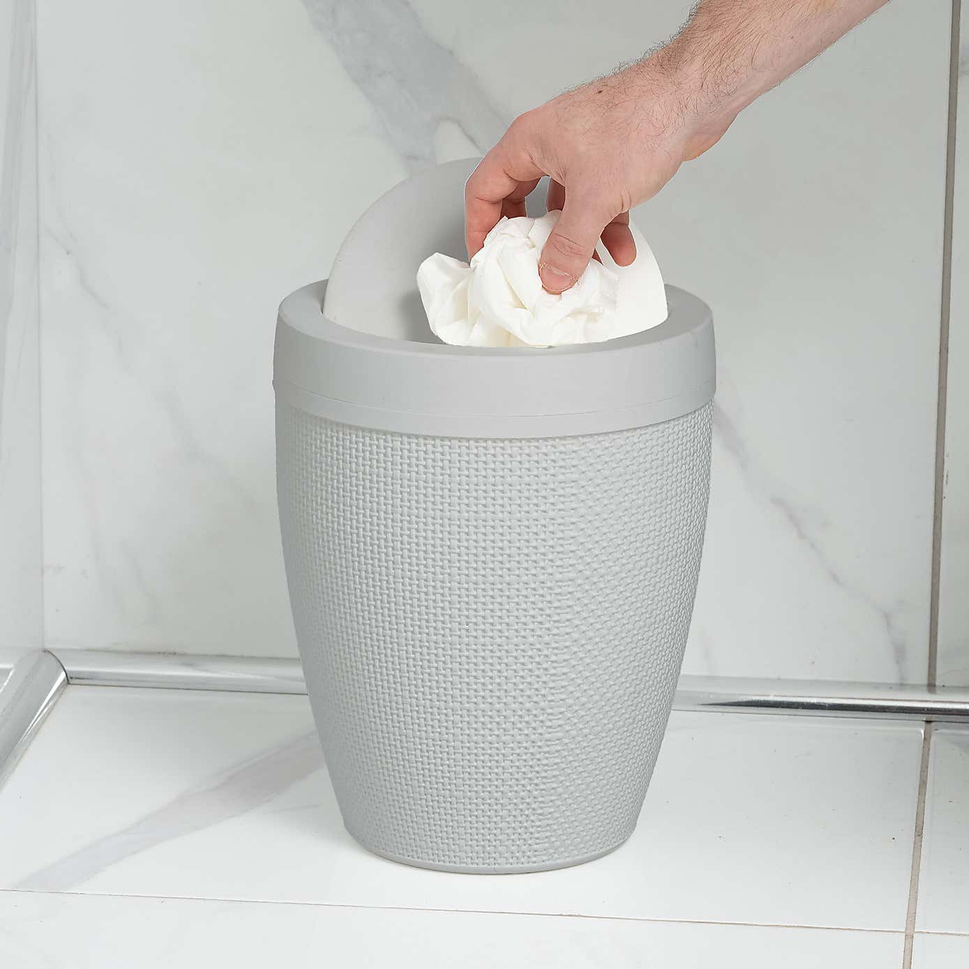 Addis Hessian Swing Lid Bathroom Bin