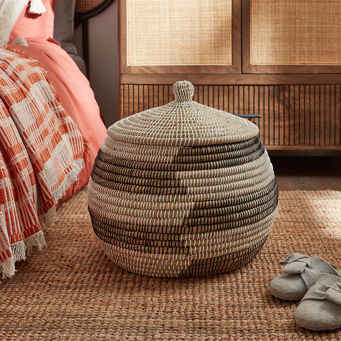 Contrast Storage Basket With Lid