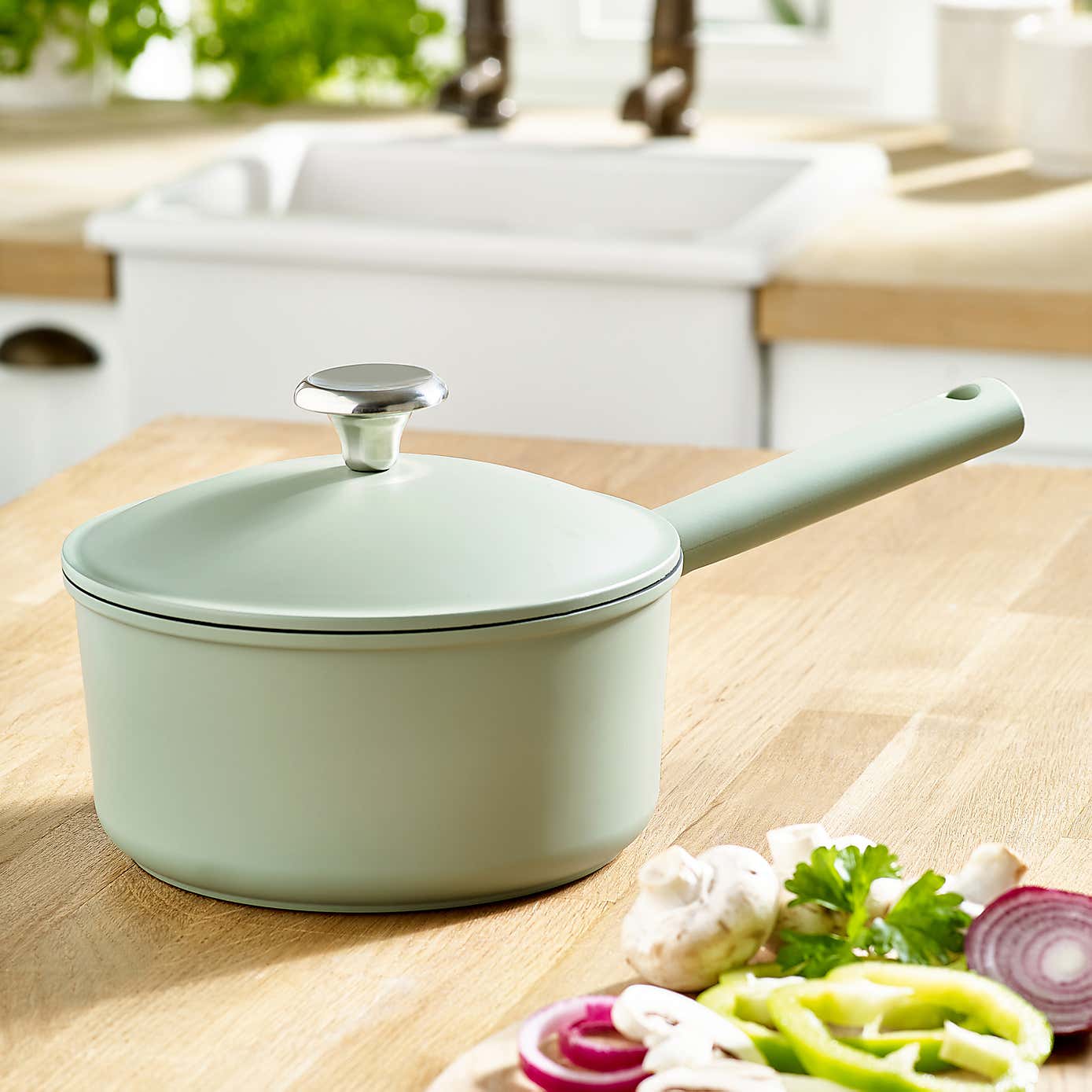 Cast Aluminium Saucepan 20cm With Lid Green