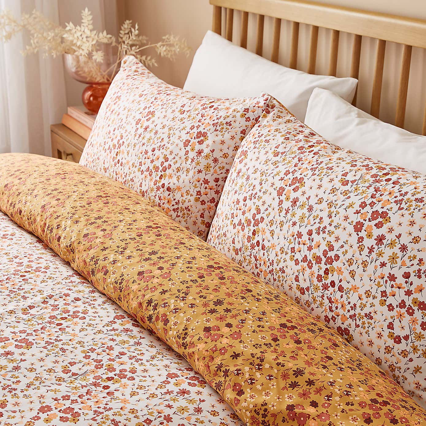 Novie Floral Polycotton Duvet Cover & Pillowcase Set