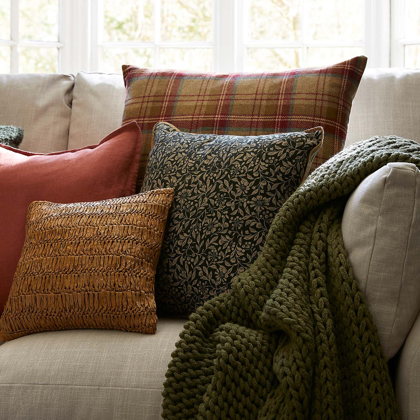 Chunky Knit White Throw